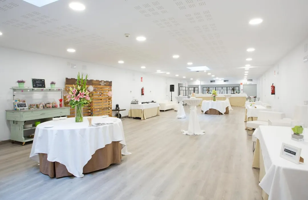 Hotel Crowne Plaza Madrid Airport-1