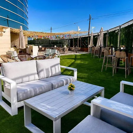 Hotel Crowne Plaza Madrid Airport-2